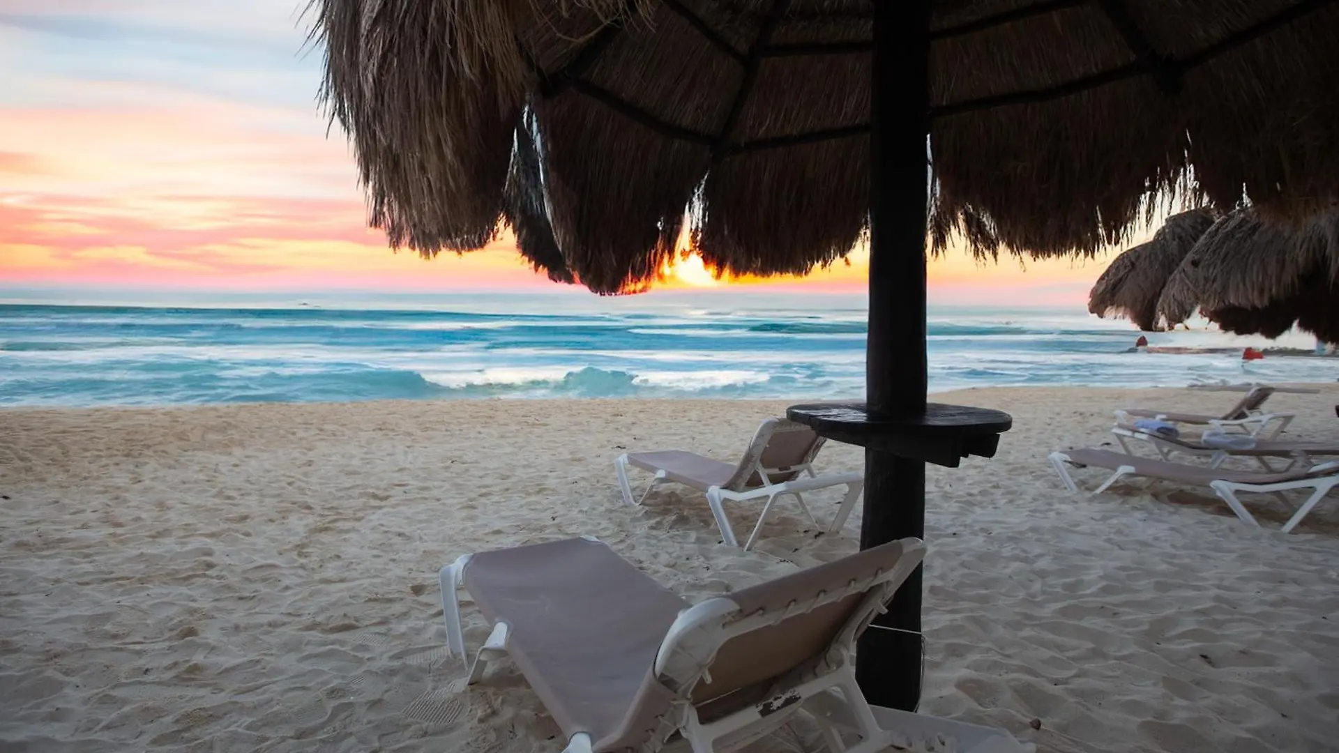 Sereniacancun, Studio Z Hotelera